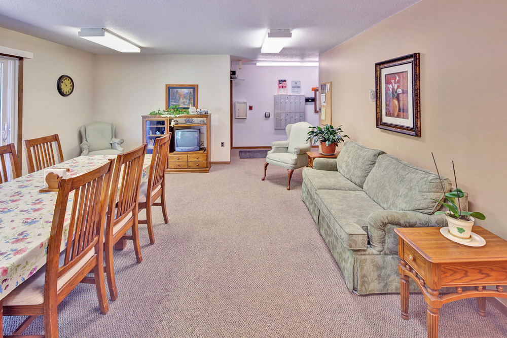 279Pine Ridge community room.jpg